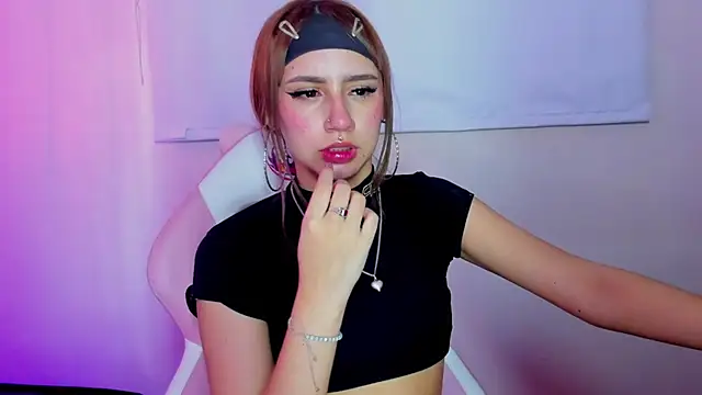 Snapshot of leri_rose_ chatting on 06.27.26 leri rose online show from 06.27.26