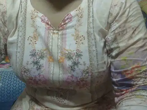 Snapshot of Begum_jan93 chatting on 06.28.26 Begum jan93 online show from 06.28.26