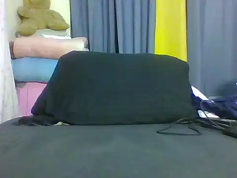 Snapshot of petite_hottie chatting on 06.18.26 petite hottie online show from 06.18.26