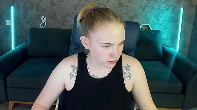 Snapshot of NikkyReyyy chatting on 05.19.26 NikkyReyyy online show from 05.19.26