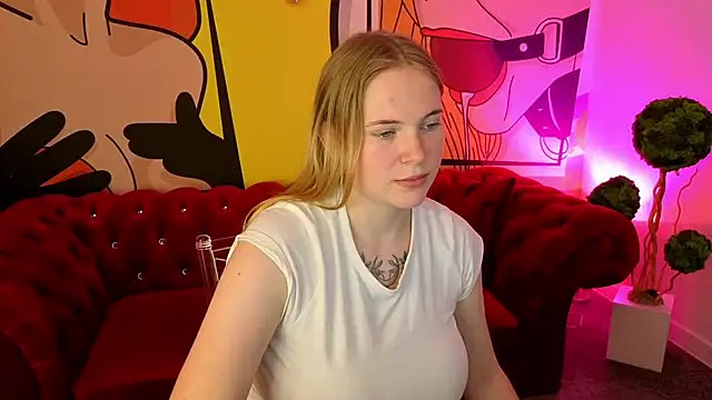 Snapshot of NikkyReyyy chatting on 06.07.26 NikkyReyyy online show from 06.07.26