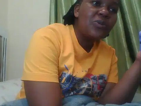 Snapshot of sexy_dove chatting on 06.20.26 sexy dove online show from 06.20.26