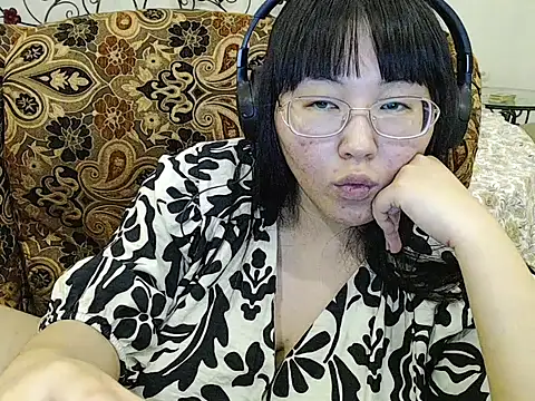 Snapshot of pikpikpikachu chatting on 05.15.26 pikpikpikachu online show from 05.15.26