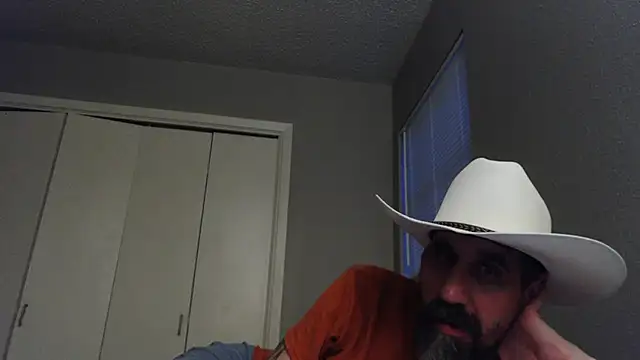 Snapshot of old_Domino chatting on 06.22.26 old Domino online show from 06.22.26