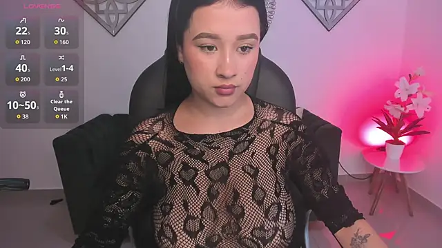 Snapshot of Emi_Roseth chatting on 05.21.26 Emi Roseth online show from 05.21.26