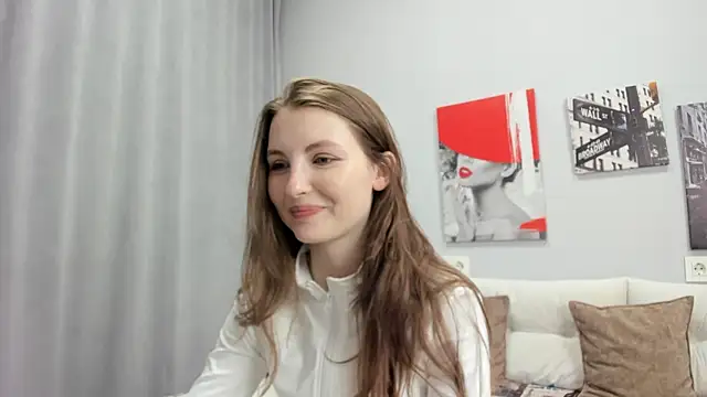 Snapshot of Shyly__Lisa chatting on 05.30.26 Shyly Lisa online show from 05.30.26