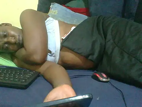 Snapshot of naughty-slender chatting on 07.12.26 naughty-slender online show from 07.12.26