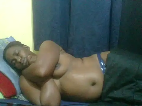 Snapshot of naughty-slender chatting on 07.12.26 naughty-slender online show from 07.12.26