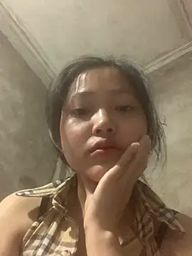 Snapshot of hinami-lo chatting on 05.19.26 hinami-lo online show from 05.19.26