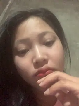 Snapshot of hinami-lo chatting on 05.20.26 hinami-lo online show from 05.20.26