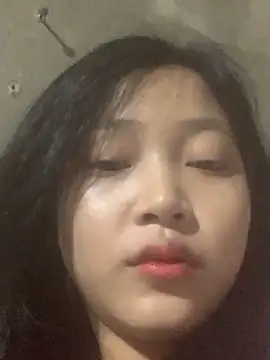 Snapshot of hinami-lo chatting on 05.25.26 hinami-lo online show from 05.25.26