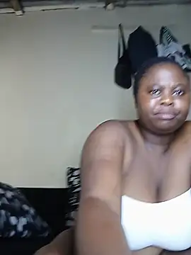 Snapshot of thickianasexxy chatting on 05.22.26 thickianasexxy online show from 05.22.26