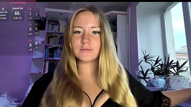 Snapshot of Lisi_Kiss_ chatting on 07.18.26 Lisi Kiss online show from 07.18.26