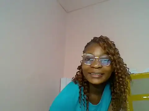 Snapshot of Ariana254 chatting on 05.26.26 Ariana254 online show from 05.26.26