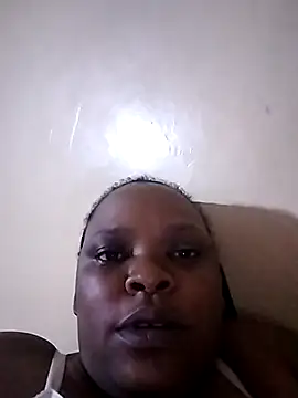 Snapshot of Azizzah chatting on 05.16.26 Azizzah online show from 05.16.26