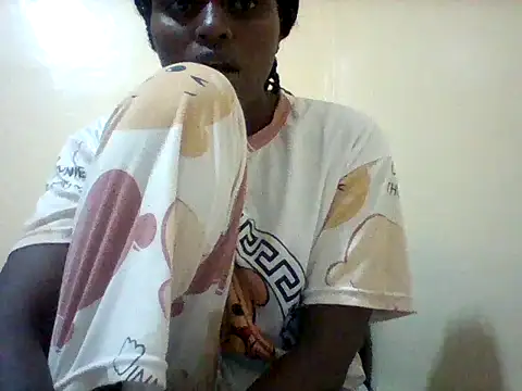 Snapshot of liligal chatting on 05.24.26 liligal online show from 05.24.26