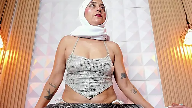 naila sweet online show from 07.17.26