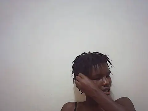 Snapshot of Bootylovet chatting on 05.17.26 Bootylovet online show from 05.17.26