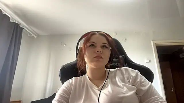 Snapshot of Redhair_girl chatting on 05.21.26 Redhair girl online show from 05.21.26
