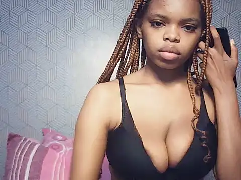 BustieLaura online show from 06.11.26