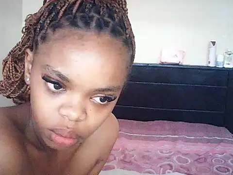 BustieLaura online show from 07.17.26