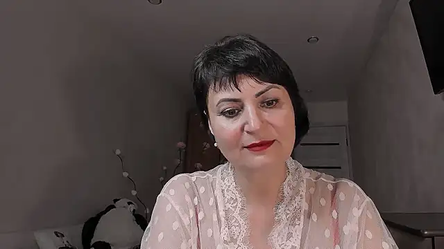 Snapshot of Helen_Beller chatting on 06.01.26 Helen Beller online show from 06.01.26