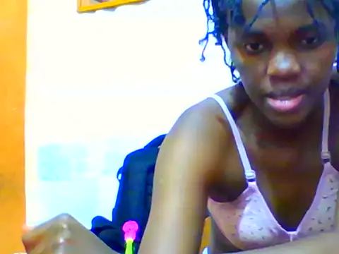 Snapshot of Cutie_kitie chatting on 05.31.26 Cutie kitie online show from 05.31.26