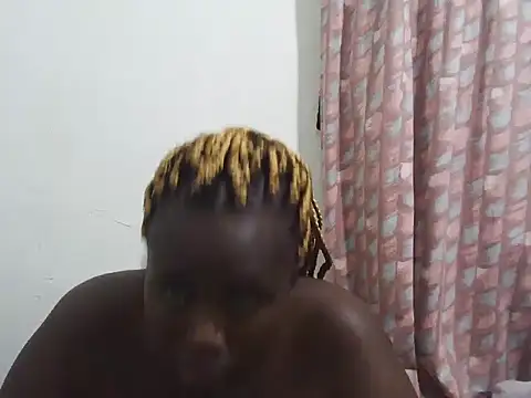 Snapshot of yummyqueen254 chatting on 07.14.26 yummyqueen254 online show from 07.14.26