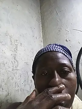 Snapshot of azina2 chatting on 06.19.26 azina2 online show from 06.19.26