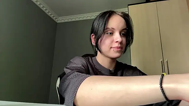 Snapshot of illiebilish chatting on 05.21.26 illiebilish online show from 05.21.26