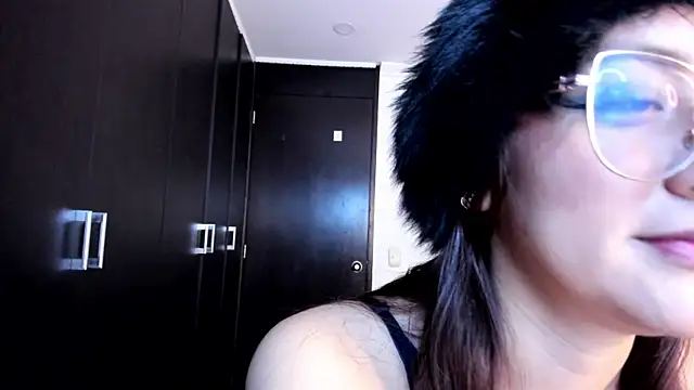 Snapshot of Lucy_Doll85 chatting on 06.18.26 Lucy Doll85 online show from 06.18.26