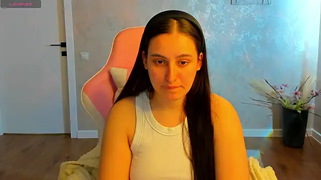 Snapshot of Elizabet_Colllins chatting on 05.27.26 Elizabet Colllins online show from 05.27.26