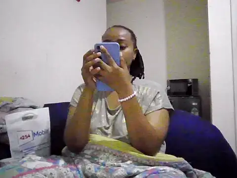 Snapshot of atara_seren chatting on 05.20.26 atara seren online show from 05.20.26