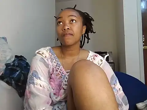 Snapshot of atara_seren chatting on 06.02.26 atara seren online show from 06.02.26