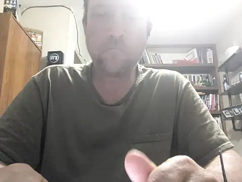 Snapshot of icebergXpress chatting on 06.02.26 icebergXpress online show from 06.02.26