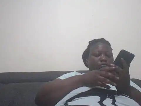 Snapshot of fat_ebonyqueen chatting on 05.30.26 fat ebonyqueen online show from 05.30.26