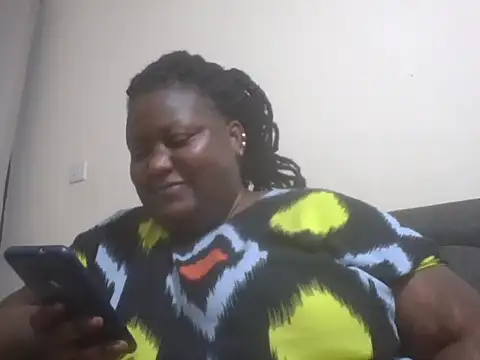 Snapshot of fat_ebonyqueen chatting on 06.07.26 fat ebonyqueen online show from 06.07.26