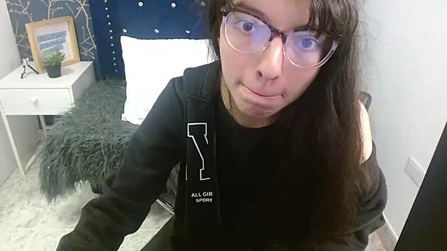 Snapshot of Allyshon_ chatting on 05.25.26 Allyshon online show from 05.25.26