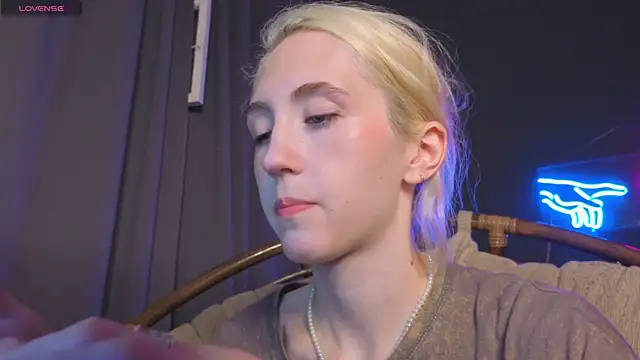 Snapshot of Elen__Moore chatting on 06.27.26 Elen Moore online show from 06.27.26