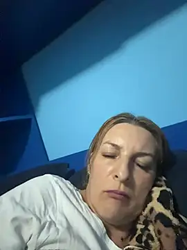Snapshot of Hot-Milf4U chatting on 06.11.26 Hot-Milf4U online show from 06.11.26