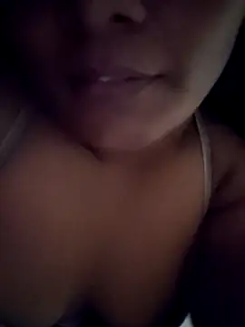 Snapshot of Yazhi_THUG_DeSi chatting on 05.20.26 Yazhi THUG DeSi online show from 05.20.26