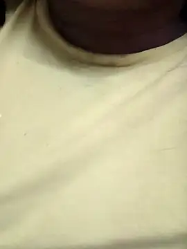 Snapshot of Yazhi_THUG_DeSi chatting on 05.22.26 Yazhi THUG DeSi online show from 05.22.26