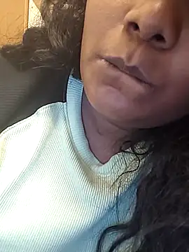 Snapshot of Yazhi_THUG_DeSi chatting on 05.23.26 Yazhi THUG DeSi online show from 05.23.26