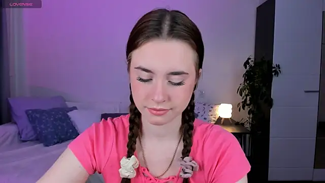 Snapshot of Lilit_Dream chatting on 06.15.26 Lilit Dream online show from 06.15.26
