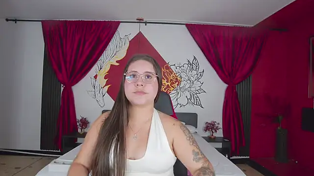 Snapshot of Lia_Avalon chatting on 06.16.26 Lia Avalon online show from 06.16.26