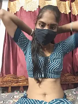Snapshot of reshma124 chatting on 06.26.26 reshma124 online show from 06.26.26
