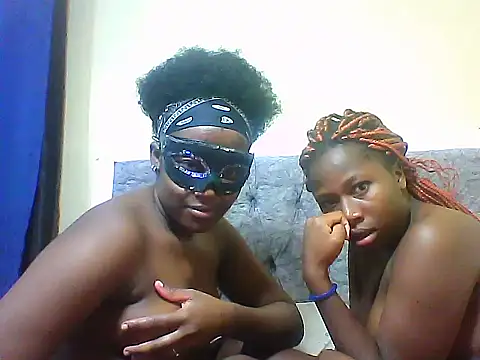 Snapshot of Horny_ebonies chatting on 06.01.26 Horny ebonies online show from 06.01.26