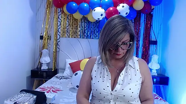 Snapshot of Samantha_Brm chatting on 06.30.26 Samantha Brm online show from 06.30.26