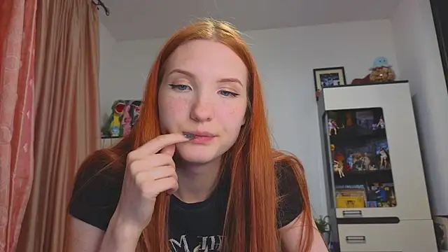 Snapshot of Olivia_Ridd chatting on 06.10.26 Olivia Ridd online show from 06.10.26