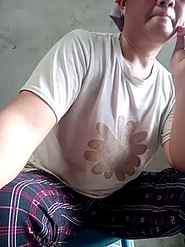 Snapshot of Jiju-min chatting on 06.16.26 Jiju-min online show from 06.16.26